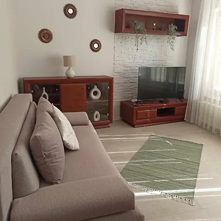 Selyemakacapartman * Balatonlelle