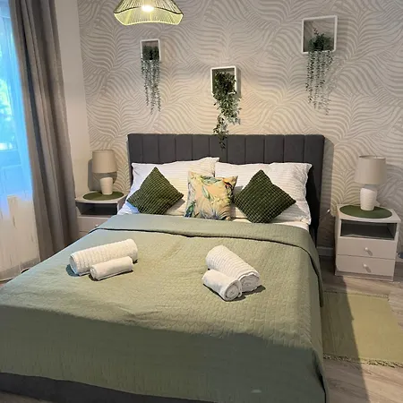 Selyemakacapartman Apartamento