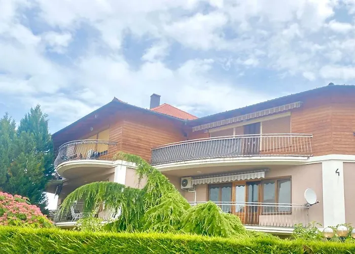 Apartment Selyemakacapartman Balatonlelle