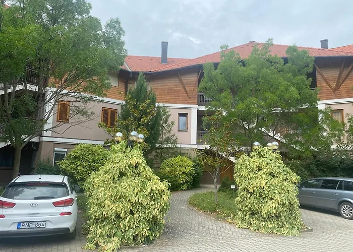 Selyemakacapartman * Balatonlelle
