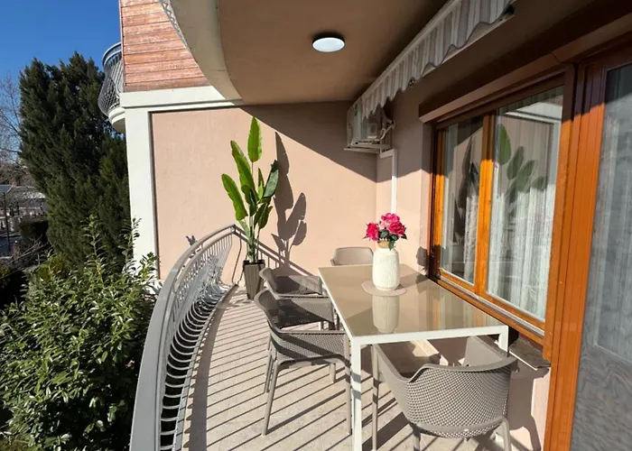 Selyemakacapartman Apartment